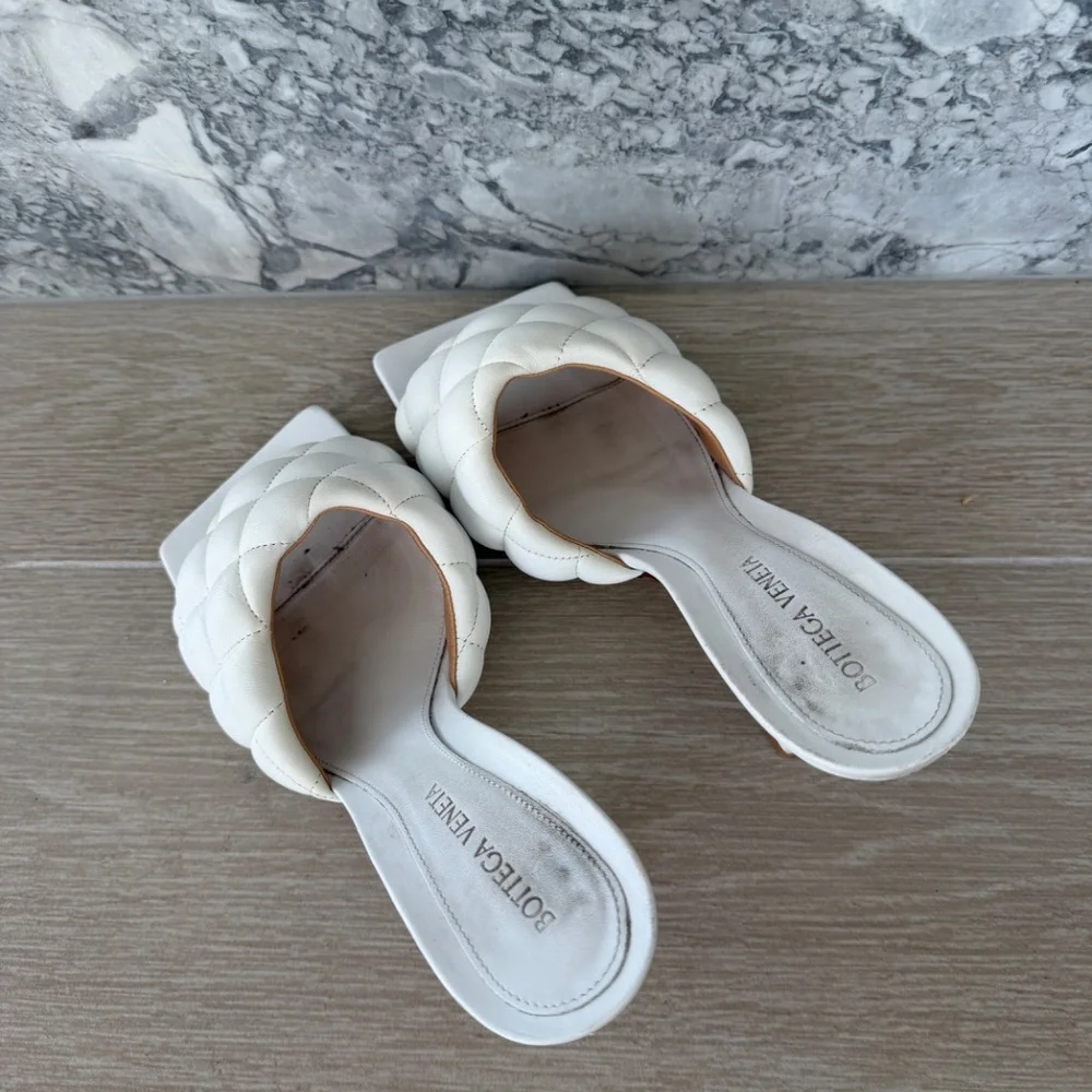 Bottega Veneta White padded quilted leather Heels - Picture 5 of 8